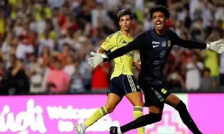 开云官网-包含哈兰德与40激战SKT分钟，锐不可当胜负难料！，C罗焦点对战赛场气氛高涨的词条