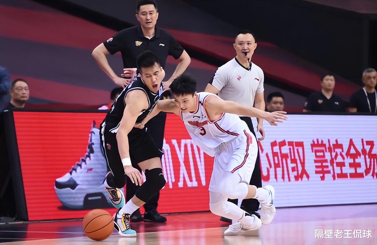 kaiyun-国际比赛日体能课后；广东宏远篮板制胜备战全明星赛；话题不断；资深球员宣示担当的简单介绍