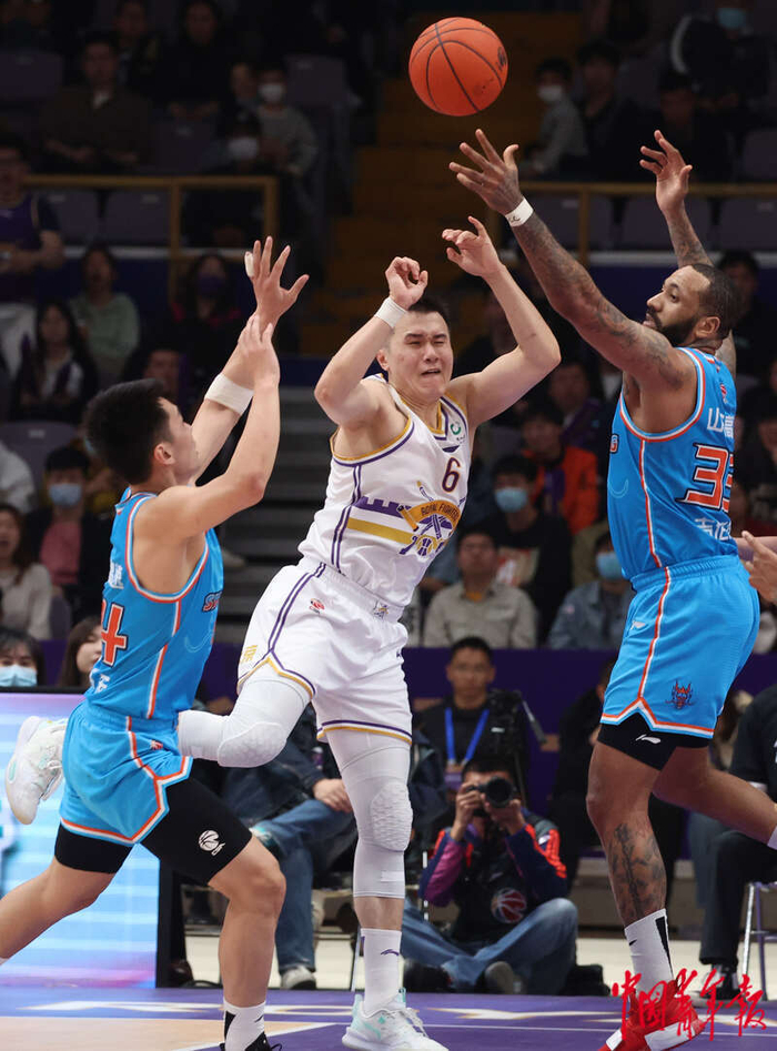 开云体育官网-关于山东男篮清晨门线救险，志在CBA季后赛名次提升，话题不断，赛季目标并未改变的信息